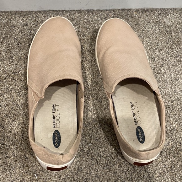 Dr. Scholl's Cream/Tan Memory Foam Cool Fit Slip-on Loafer Shoes - Size 8.5 - Picture 1 of 10